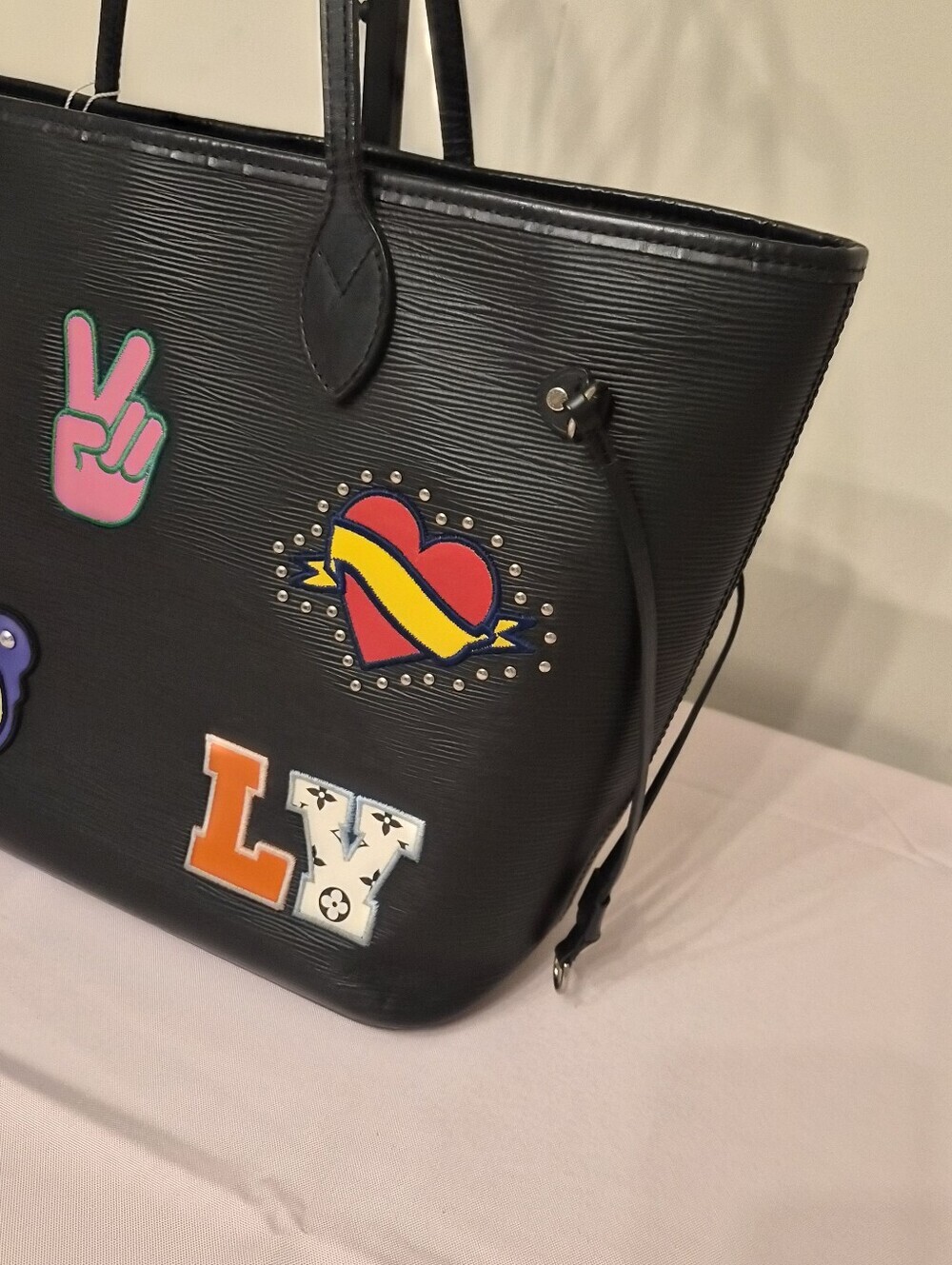 Louis Vuitton Neverfull MM Epi "Stickers" Edition | Pouch| Black | COA - Picture 7 of 16